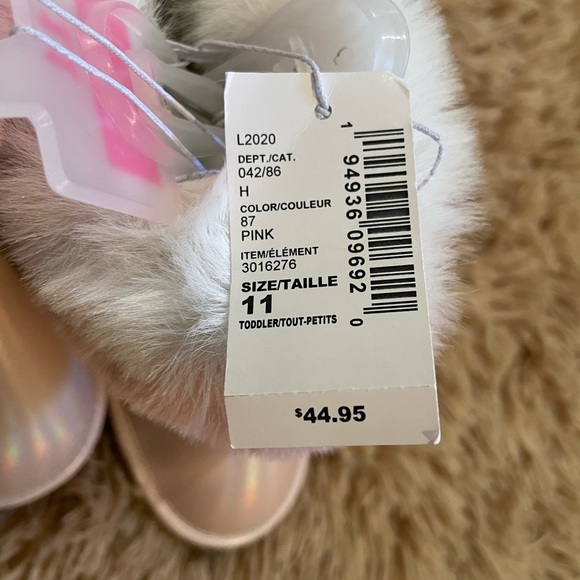 Childrens Place sz 11 booties - Picture 7 of 7